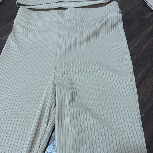 Cream Set - Picture 3 of 5